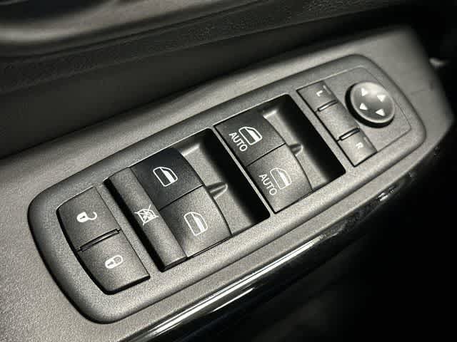2019 Jeep Cherokee Altitude Diamond Black Crystal Pearlcoat at AutoNation USA Katy