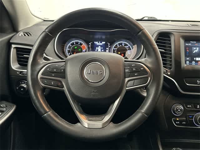 2019 Jeep Cherokee Latitude Plus Granite Crystal Metallic Clearcoat at Tomball Ford