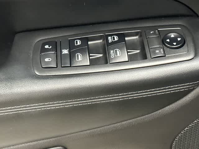 2019 Jeep Grand Cherokee photo 20 of 33