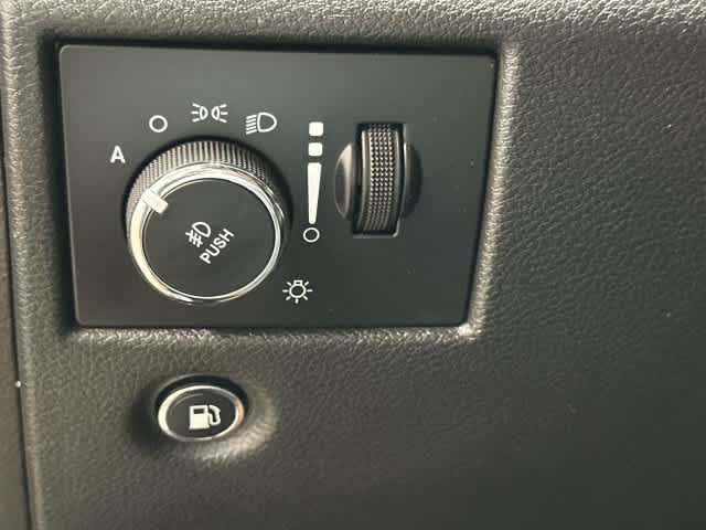 2019 Jeep Grand Cherokee photo 19 of 33