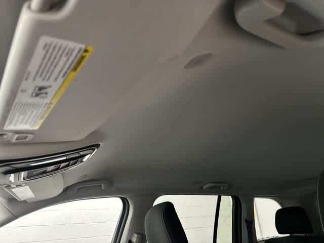 2024 Jeep Grand Cherokee photo 27 of 32