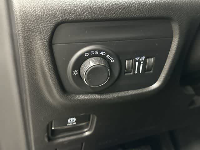 2024 Jeep Grand Cherokee Altitude Bright White Clearcoat at Lone Star Chevrolet