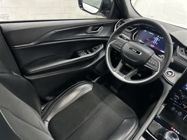 2024 Jeep Grand Cherokee photo 12 of 32