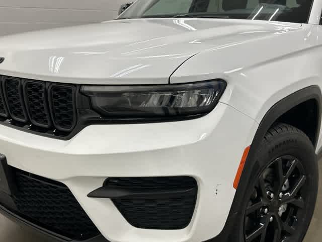 2024 Jeep Grand Cherokee photo 31 of 32