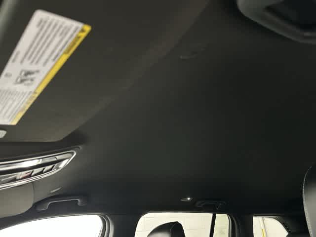 2024 Jeep Grand Cherokee photo 27 of 32