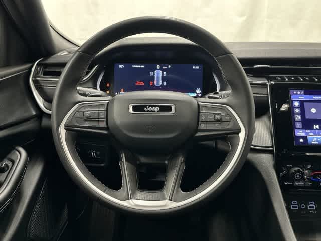 2024 Jeep Grand Cherokee photo 15 of 32