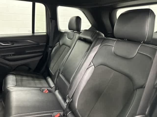 2024 Jeep Grand Cherokee photo 14 of 32