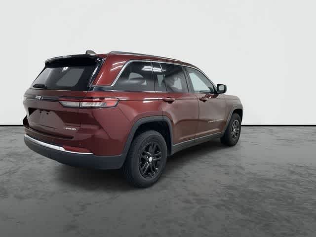 2023 Jeep Grand Cherokee Laredo - 3