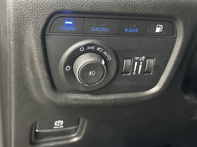 2024 Jeep Grand Cherokee 4xe photo 18 of 31