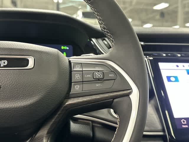 2024 Jeep Grand Cherokee 4xe photo 18 of 33