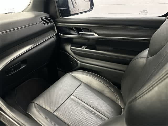 2023 Jeep Wagoneer L Series II - 11