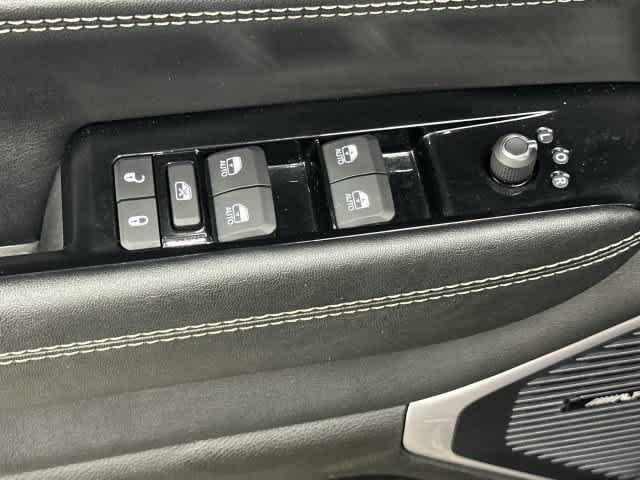 2024 Jeep Wagoneer L photo 20 of 33