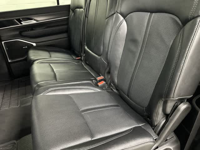 2024 Jeep Wagoneer L photo 11 of 33