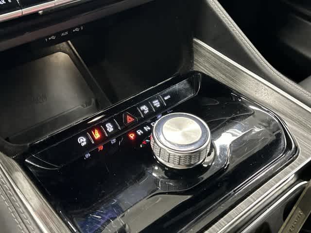 2024 Jeep Wagoneer L photo 25 of 33