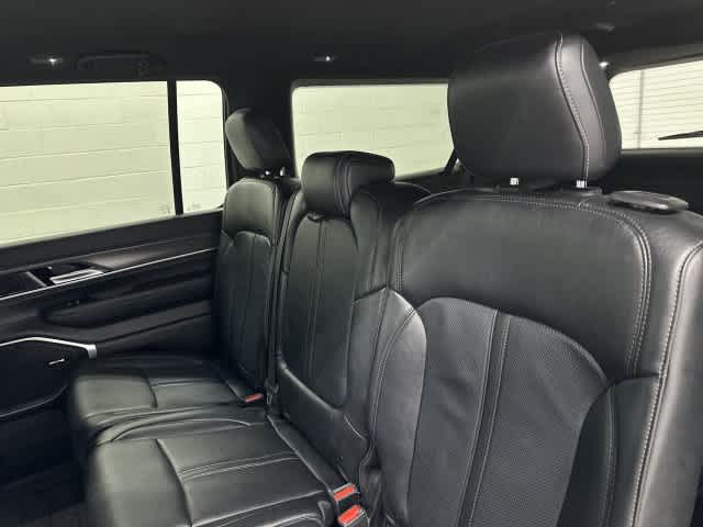 2024 Jeep Wagoneer L photo 14 of 33