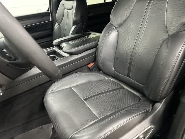 2024 Jeep Wagoneer L photo 10 of 33