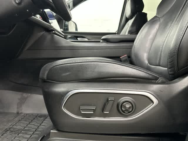 2024 Jeep Wagoneer L photo 27 of 33