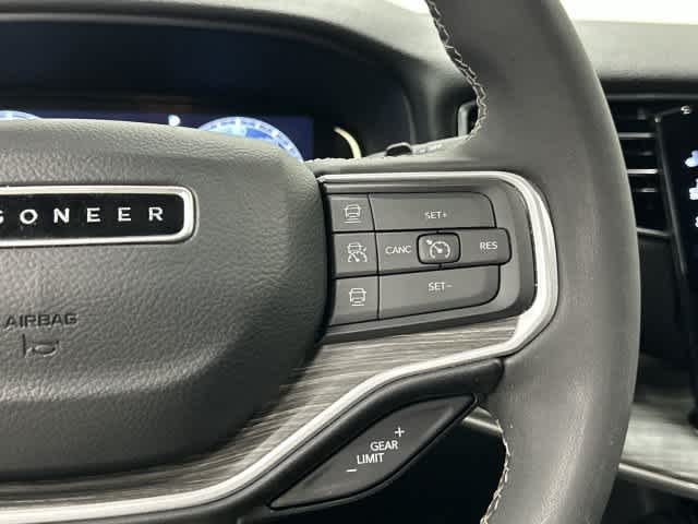 2024 Jeep Wagoneer L photo 18 of 33