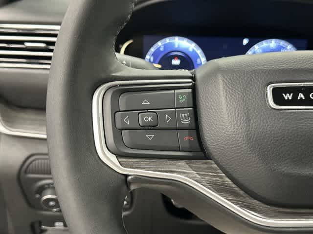 2024 Jeep Wagoneer L photo 17 of 33