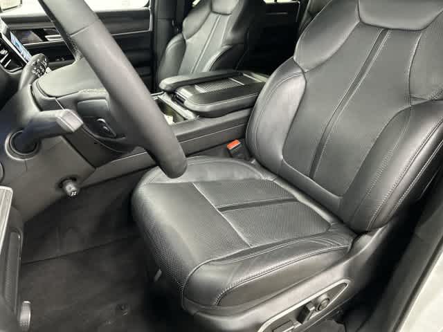 2024 Jeep Wagoneer photo 10 of 33