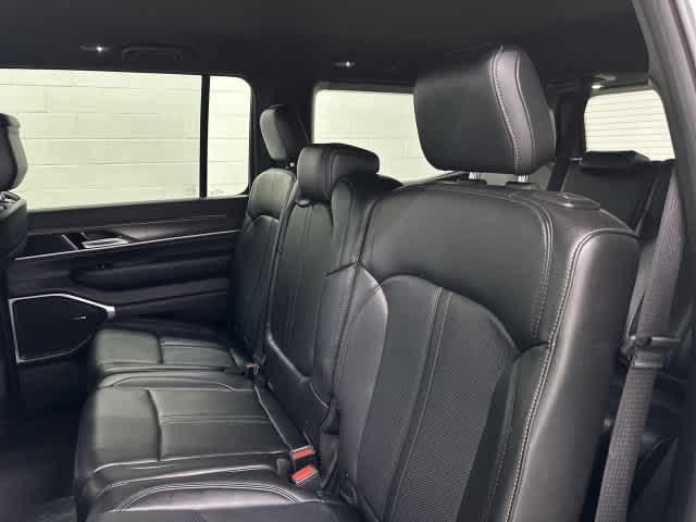 2024 Jeep Wagoneer photo 14 of 33