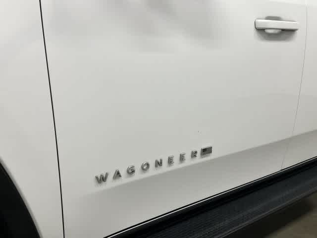 2024 Jeep Wagoneer photo 31 of 33