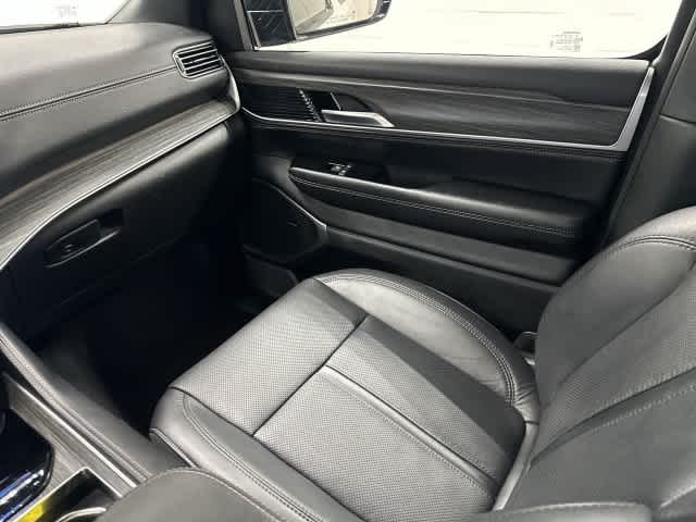 2024 Jeep Wagoneer photo 13 of 33
