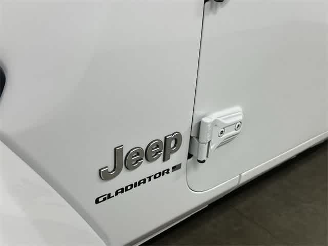 2023 Jeep Gladiator Overland Bright White Clearcoat at AutoNation USA Katy