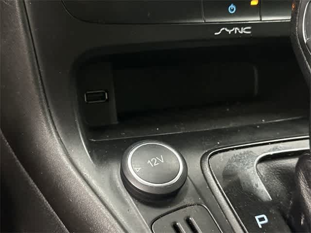 2017 Ford Focus SE White Gold Metallic at HGreg Houston