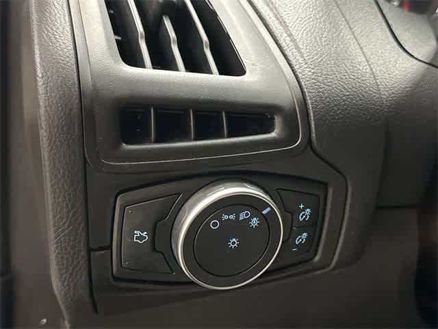 2017 Ford Focus SE White Gold Metallic at HGreg Houston