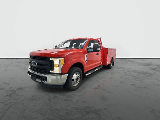 2017 Ford Super Duty F-350 DRW Chassis Cab photo 7 of 31