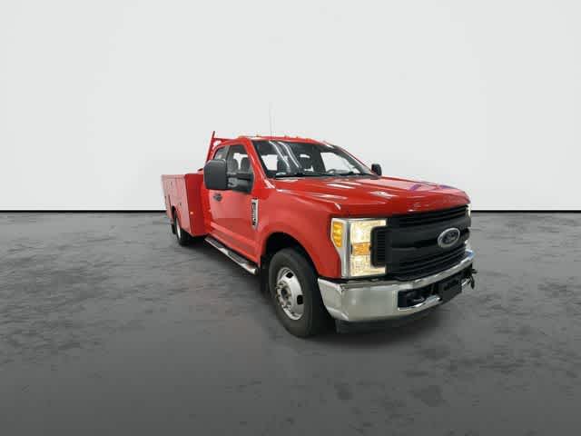 2017 Ford Super Duty F-350 DRW Chassis Cab photo 6 of 31