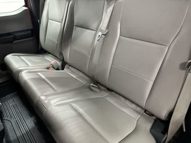 2017 Ford Super Duty F-350 DRW Chassis Cab photo 11 of 31
