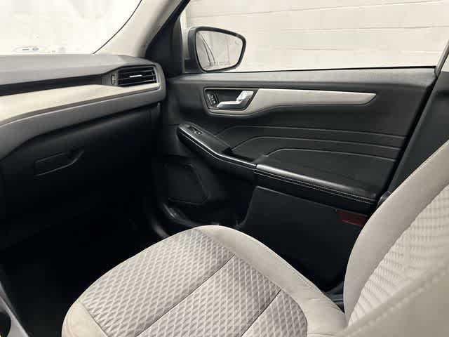 2021 Ford Escape SE Iconic Silver Metallic at Tomball Ford