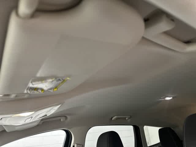 2017 Ford Escape photo 27 of 32