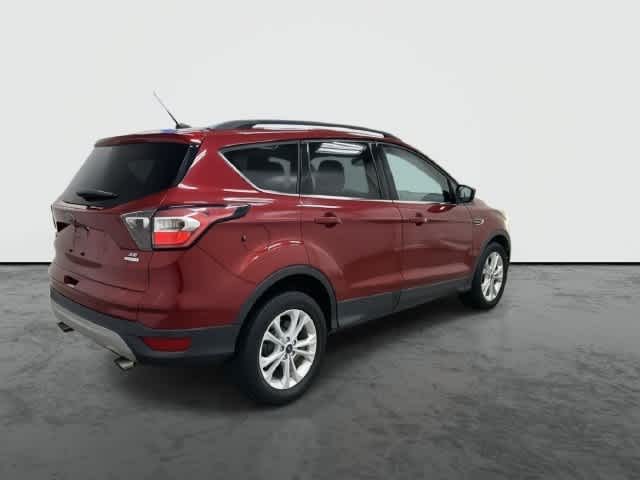 2017 Ford Escape photo 4 of 32