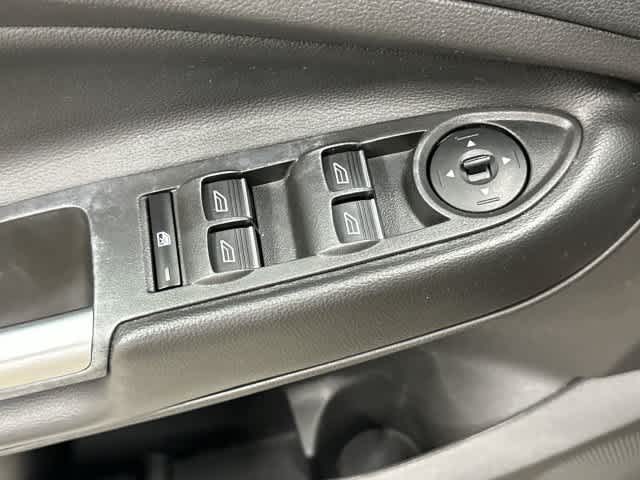 2017 Ford Escape photo 20 of 32