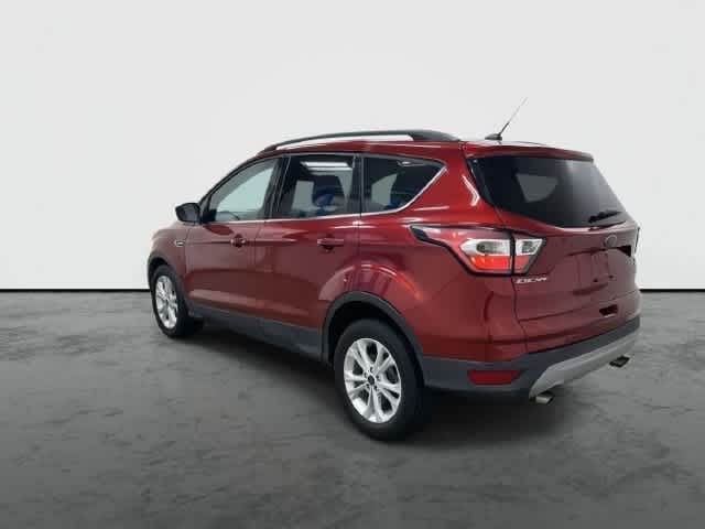 2017 Ford Escape photo 2 of 32