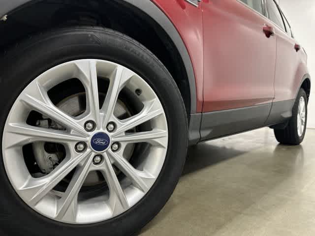2017 Ford Escape photo 28 of 32