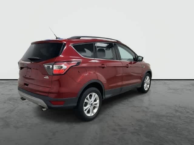 2017 Ford Escape photo 3 of 32