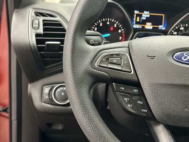 2017 Ford Escape photo 17 of 32