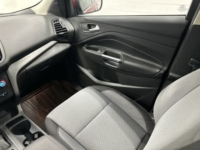 2017 Ford Escape photo 13 of 32