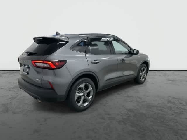 2025 Ford Escape photo 4 of 32