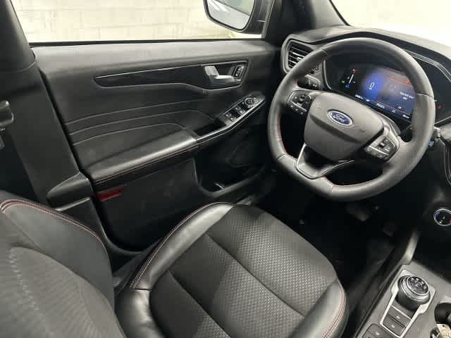 2025 Ford Escape photo 12 of 32