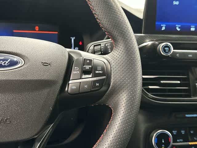 2025 Ford Escape photo 18 of 32