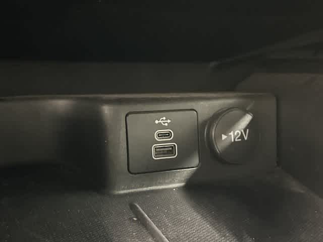 2025 Ford Escape photo 25 of 32