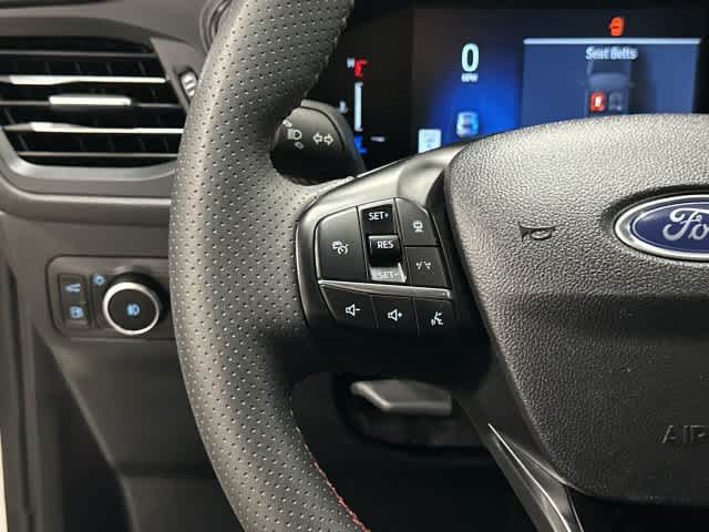 2025 Ford Escape photo 17 of 32