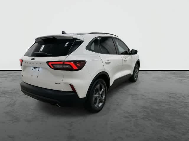 2025 Ford Escape photo 3 of 32