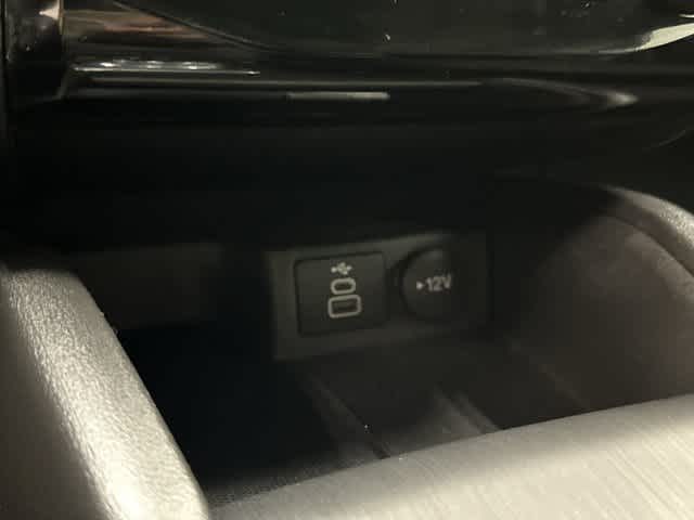 2025 Ford Escape photo 25 of 32