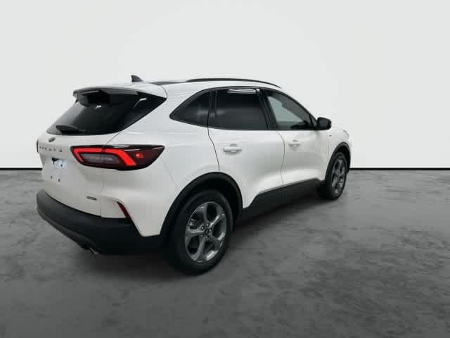 2025 Ford Escape photo 4 of 32